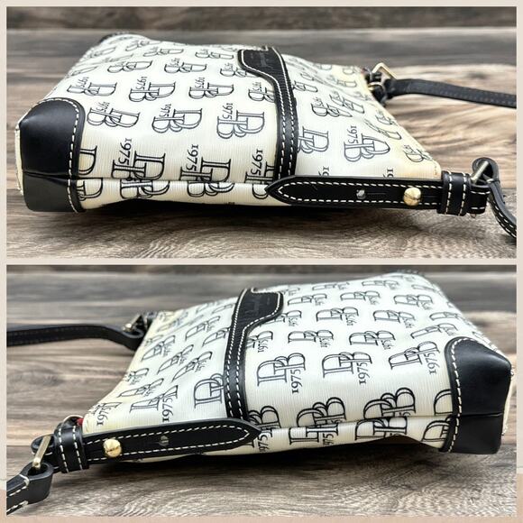 Dooney & Bourke Logo Crossbody Bag Purse White Black Leather Trim Strap - Picture 14 of 14